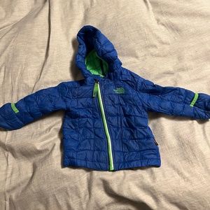 North face thermoball reversible coat